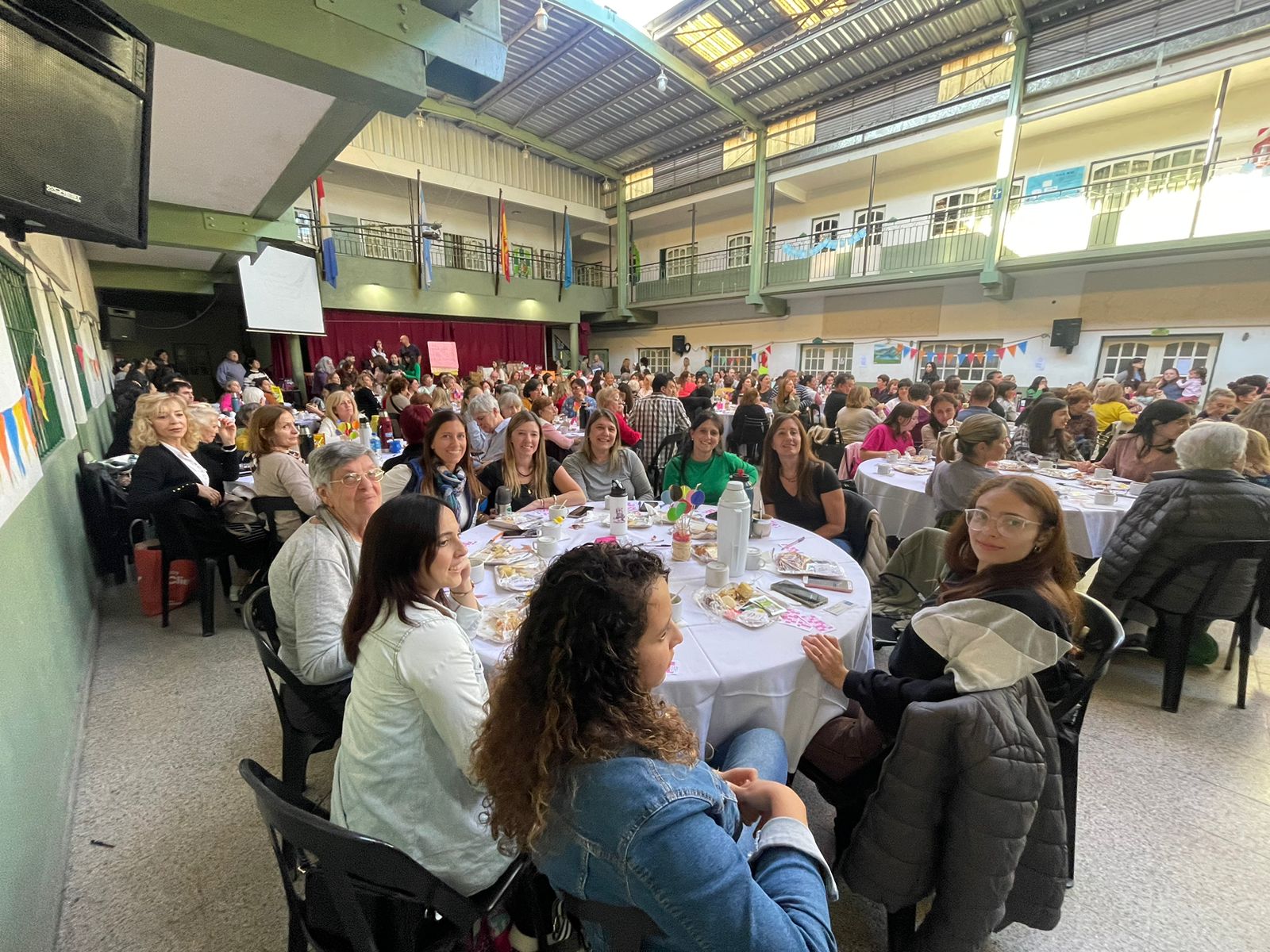 Bingo a beneficio de la biblioteca del Colegio Covadonga: Una tarde de diversión y solidaridad